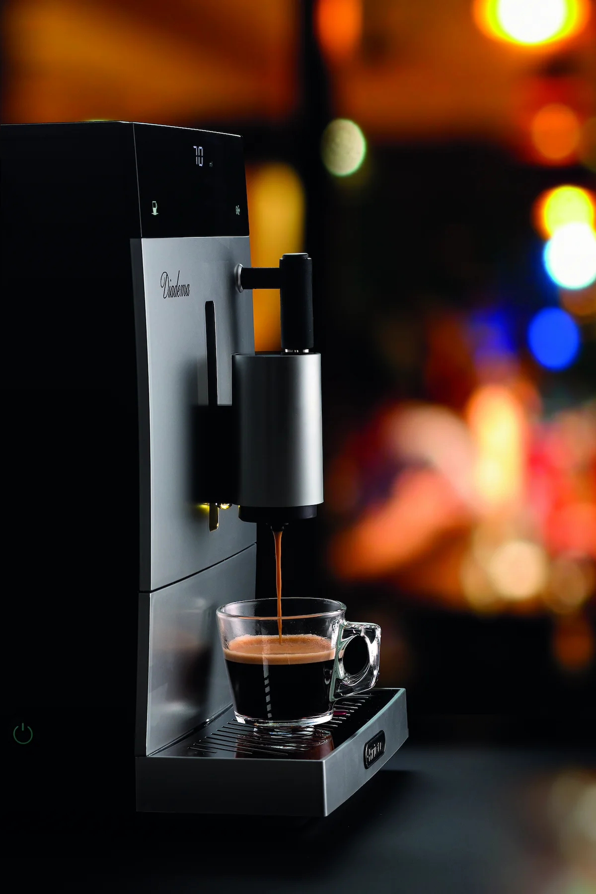 antalla de la cafetera Ariete Diadema mostrando la programación de un café largo de 70ml durante la extracción.