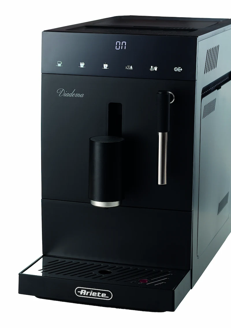 Pantalla táctil de la Ariete Diadema encendida con indicador On, lista para erogar café tras un calentamiento rápido.